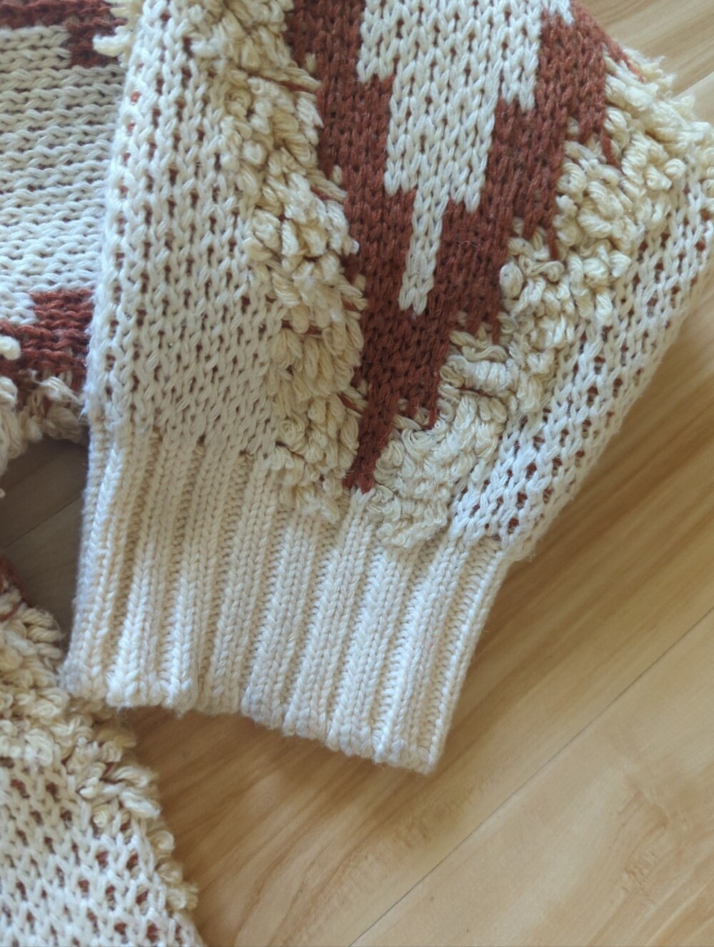 ON BLUE Yellowstone Aztec Ski Lodge SWEATER jacket WESTERN Rust Wht Knit Sz Lg - Picture 5 of 9